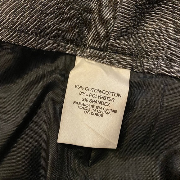 Grey pencil skirt with black piping - Picture 3 of 3